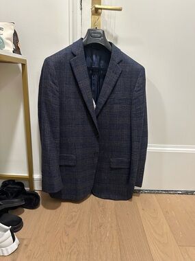 Brooks Brothers sport jacket. Size 44R. Madison fit. Worn once!